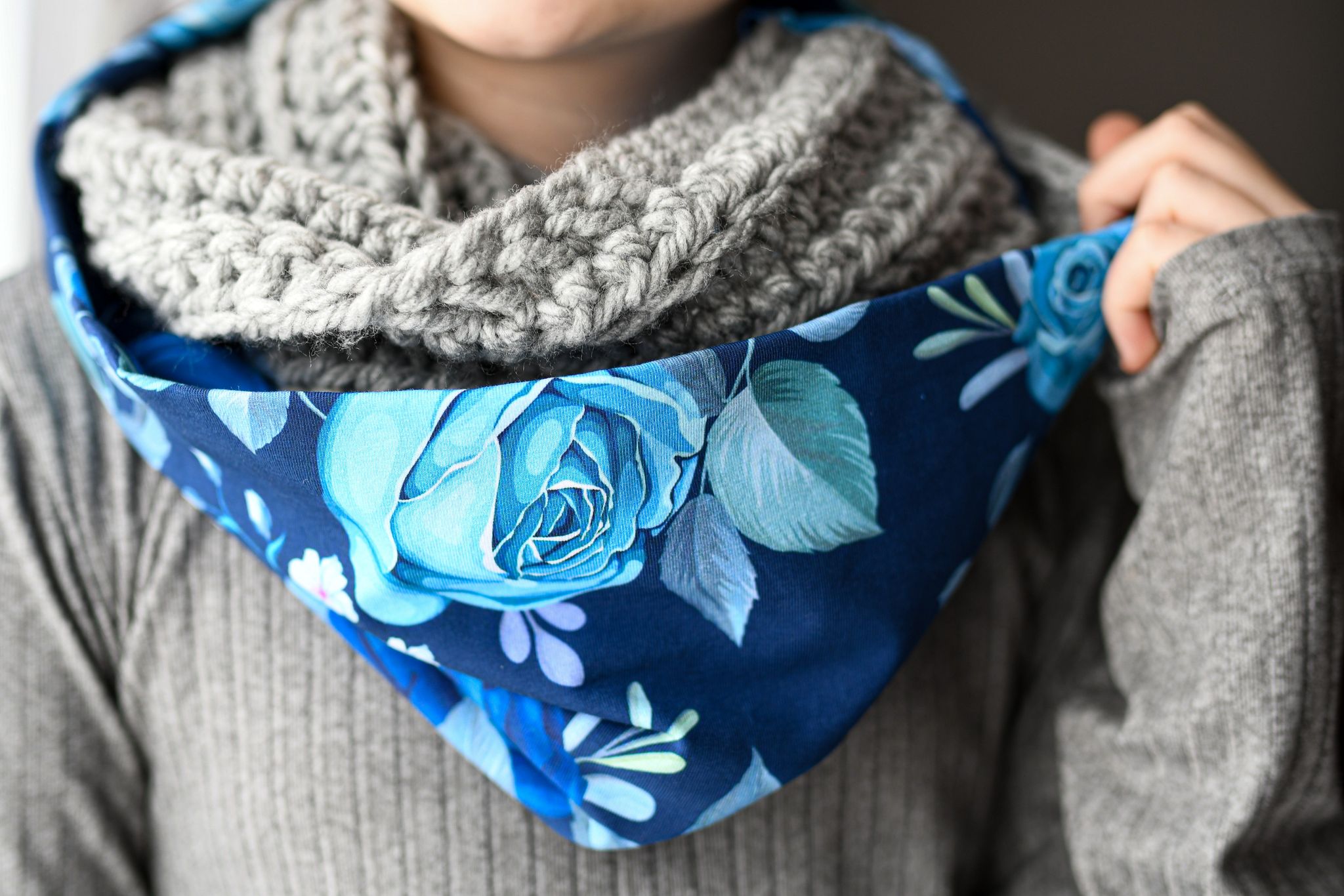 Foulard infini mixte fleur bleu